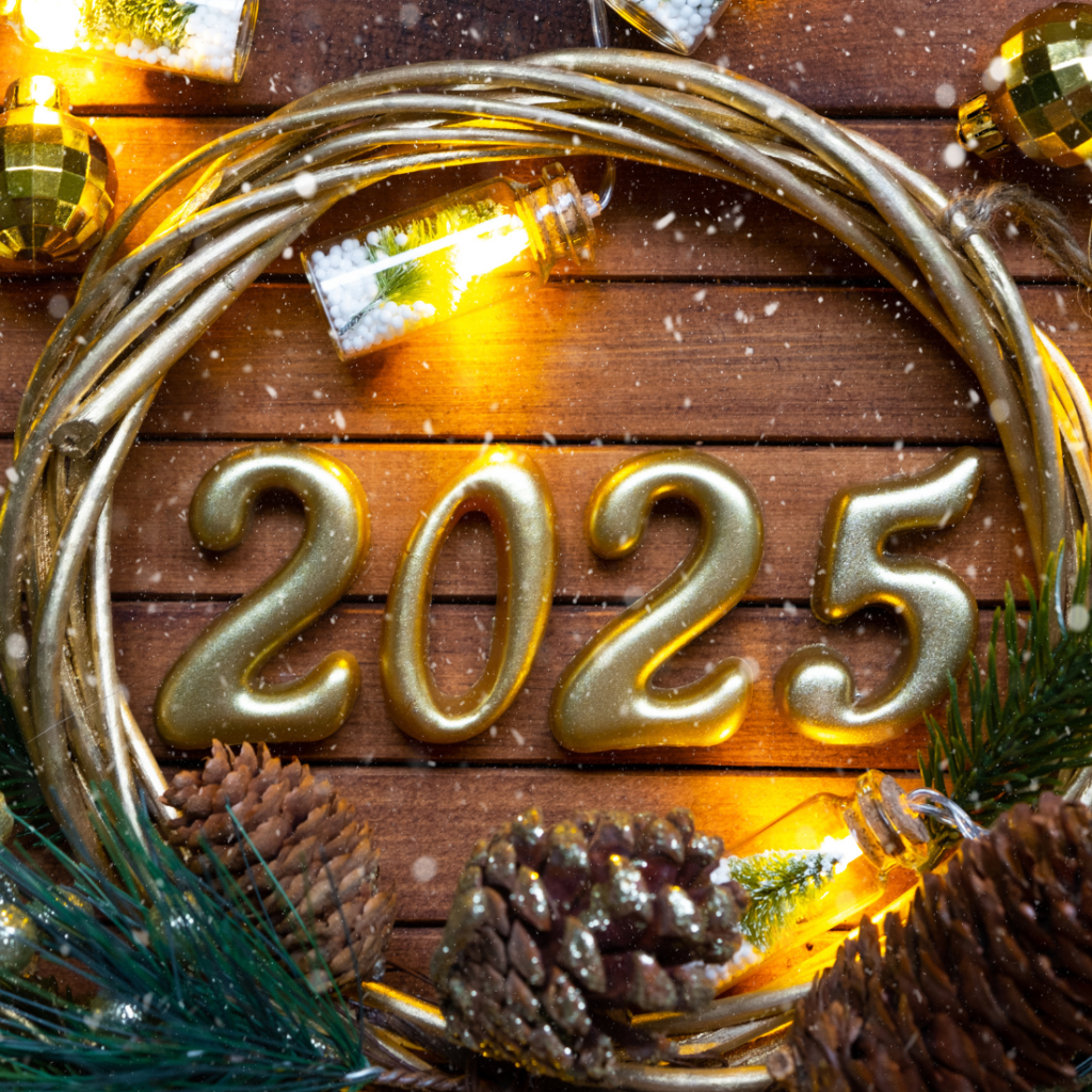 2025 in a wooden wreath